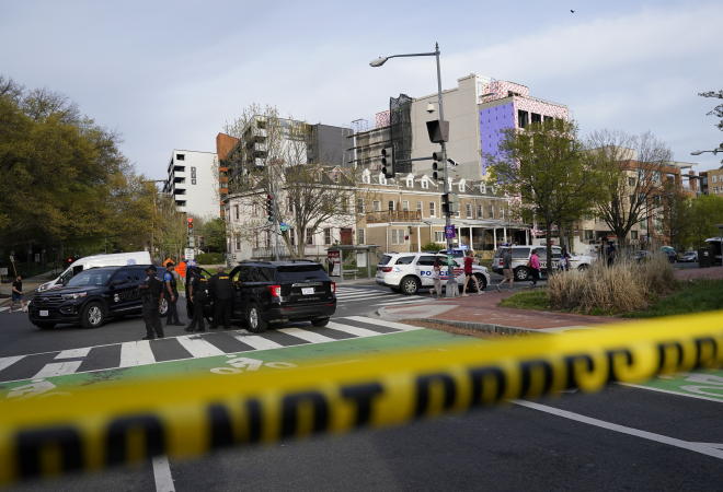 NASUMIČNA PUCNJAVA U WASHINGTONU! Snajperist ranio četvero ljudi pa se ubio