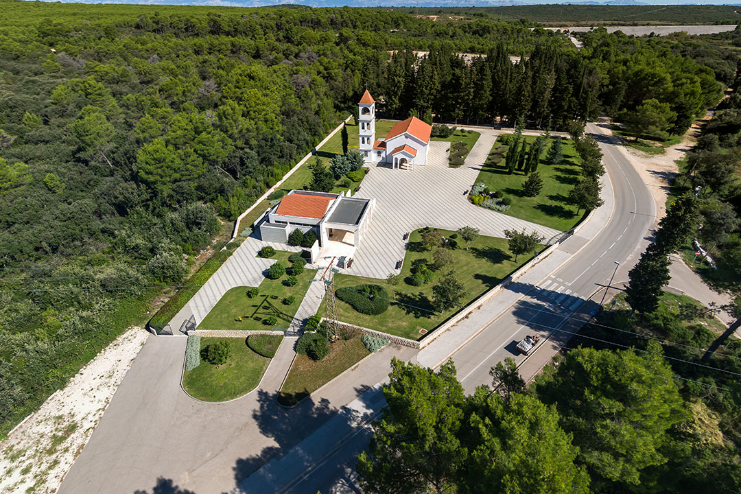 Ivica Matešić: Padala je kiša jučer na sukošanskom groblju