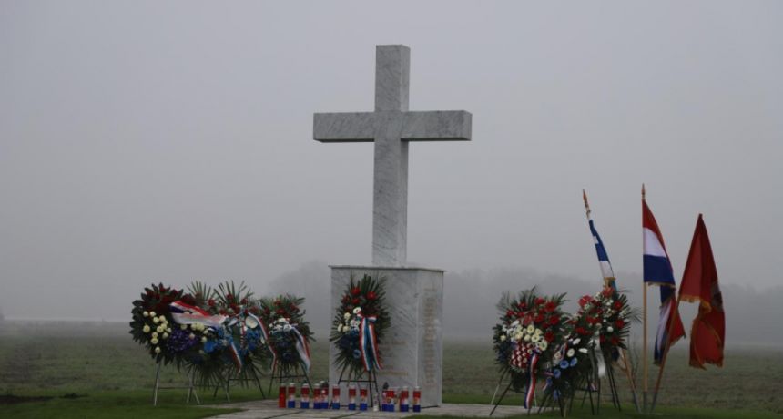 Potpredsjednik Vlade i ministar hrvatskih branitelja Tomo Medved izaslanik je predsjednika Vlade na obilježavanju 31. obljetnice bitke u šumi Rosinjača i 31. obljetnice okupacije Antunovca