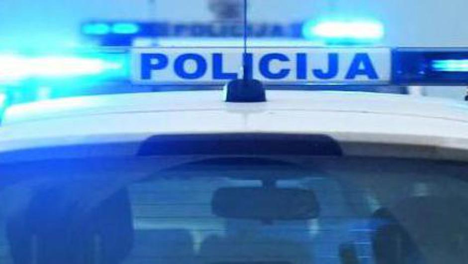 Upucao muškarca i ubio ga, pa je onda zapucao i na policiju