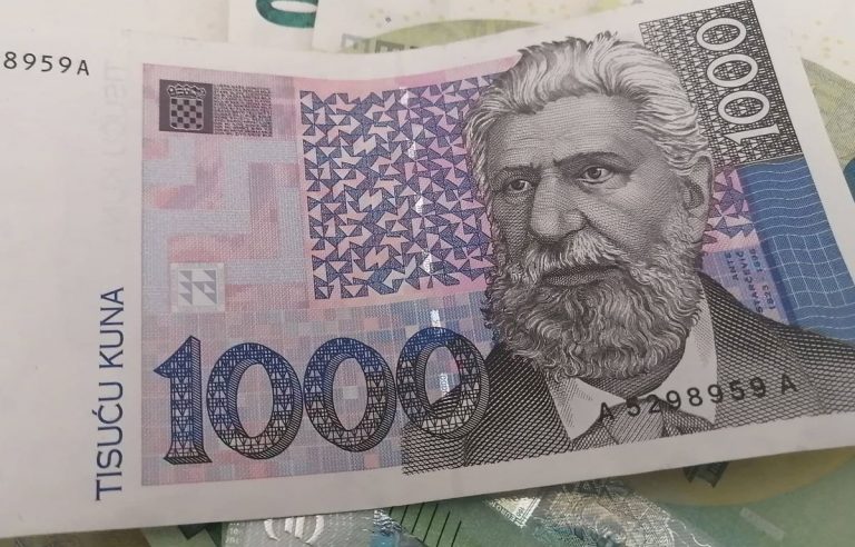 Raspisan natječaj za dodjelu 10.400 državnih stipendija u 2021./2022. godini