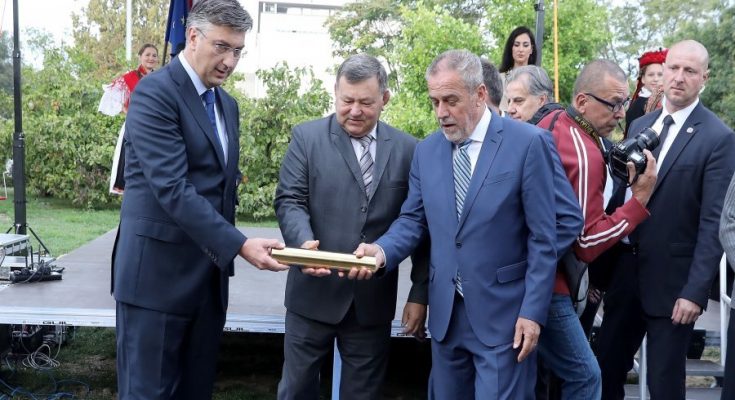 PERO KOVAČEVIĆ: Treba li nam uz Oltar domovine i Spomenik domovini