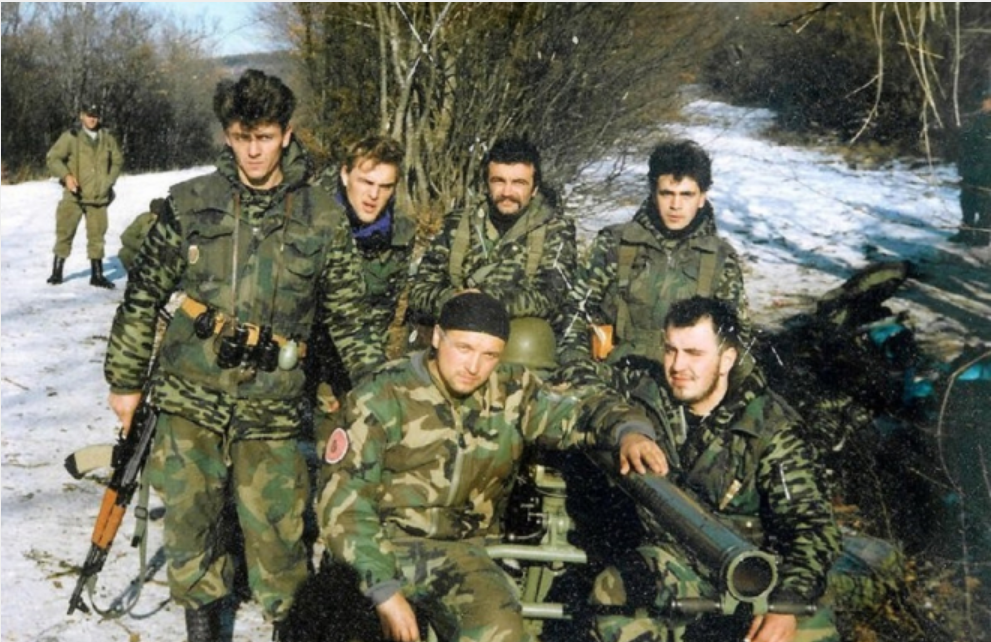 ZAGRIJANI RAKIJOM, RASPJEVANI BELI ORLOVI UPALI U SELO: Riječki heroji ih osramotili za sva vremena