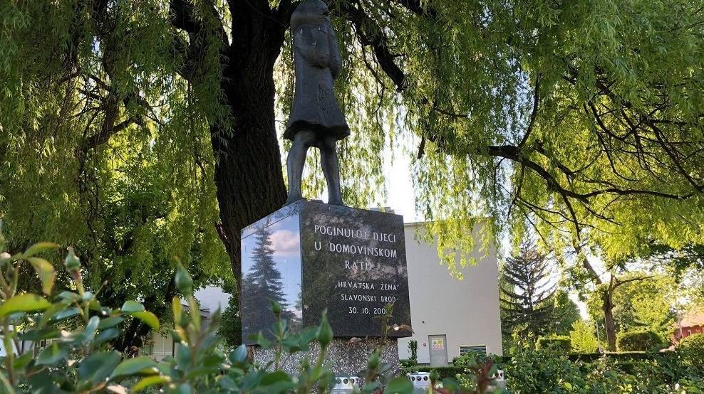 Mladen Pavković: Sjećate se 3. svibnja, „krvave nedjelje“ u Slavonskom Brodu?