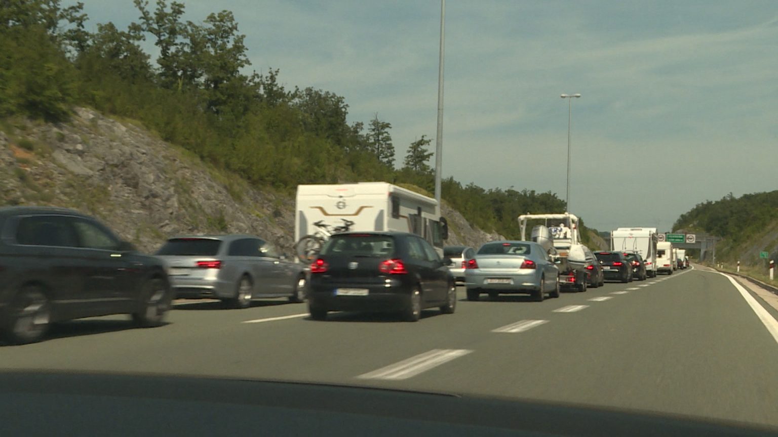 Gužve na autocestama prema moru: HAC poslao važno upozorenje vozačima