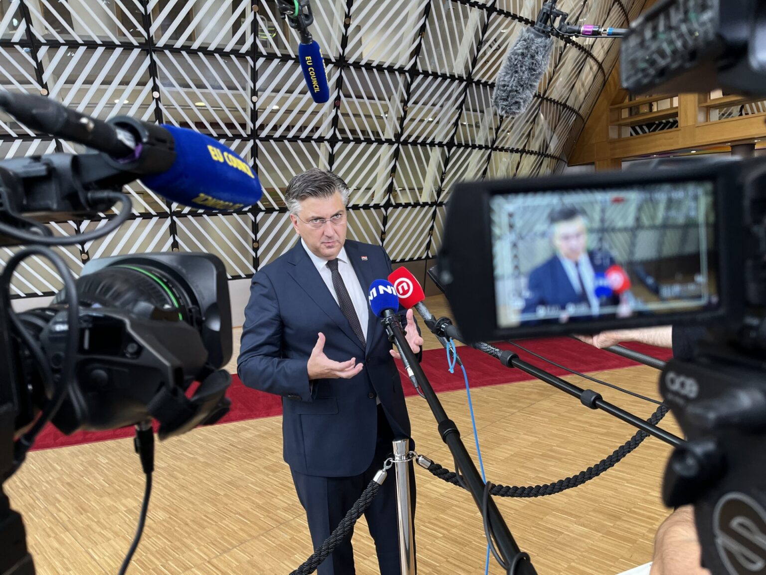 Plenković: "Milanovićeve laži o slanju hrvatskih vojnika u Ukrajinu je besramna"