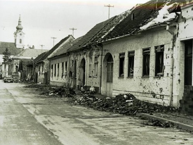 12. rujna 1991. Vinkovci – srpski agresor ispalio na grad i okolicu stotine projektila
