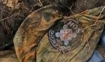 Kad budete donosili odluku o tome je li izraz Za Dom Spremni izraz mržnje pogledajte oznaku na rukavu heroja