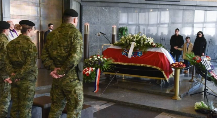 Više stotina ljudi na posljednjem ispraćaju Božidara Alića