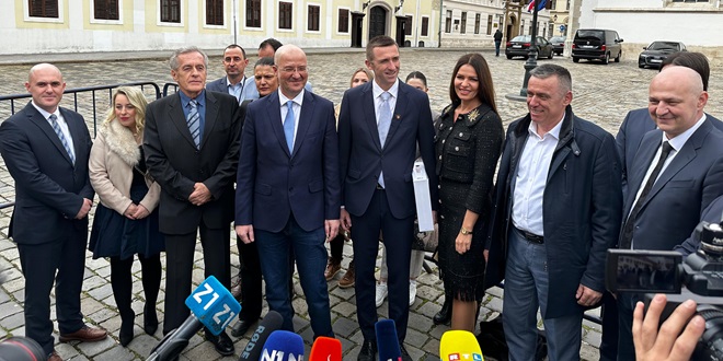 Domovinski pokret predstavio kandidacijske liste - Penava: 'Siguran sam da je ovo jedan tim ljudi koji će izgurati promjene u Hrvatskoj