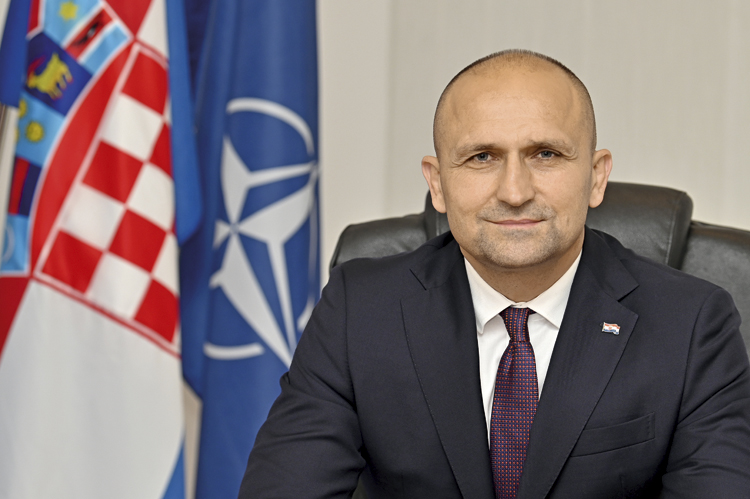 Anušić: “Sve je spremno za vojni rok – smještaj, oprema, instruktori”