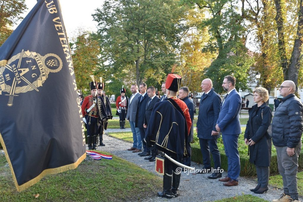 (FOTO) U SPOMEN BRANITELJIMA – Odana počast Mimohodom pobjednika Barutana 1991.