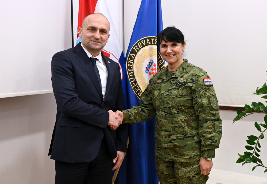Anušić i Kundid: Čestitke prvoj ženi na čelnoj dočasničkoj dužnosti u HRZ-u