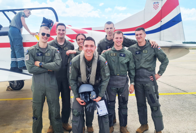 Mladi vojni piloti prvi put poletjeli sami: Evo kako su to doživjeli
