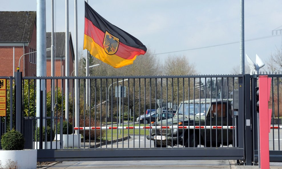 Sumnja na sabotažu u vojarni Bundeswehra kod Kölna: Blokiran ulaz, moguća kontaminacija vode