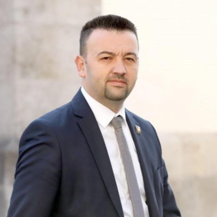 Suverenisti predlažu obavezu izlaska na glasanje za sve punoljetne građane