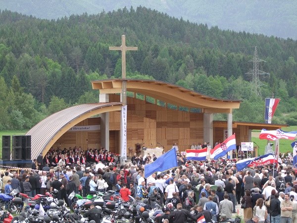 OVO ĆE IZAZVATI BIJES U HRVATSKOJ: Austrija preporučila zabranu skupa na Bleiburgu