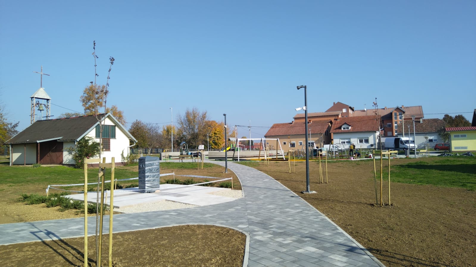 SUTRA 17.11.2022. SVEČANO OTKRIVANJE SPOMENIKA KATI ŠOLJIĆ I ČETVORICI POGINULIM SINOVIMA