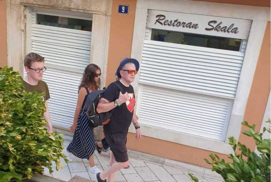 Prilikom ljetovanja u Zadru Pavo Jazvić iz Čakovca, inače stradalnik HRVI Domovinskog rata iznenadio se viđenim…