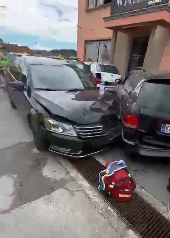 Prometna nesreća u Krapini: Vozač (42) izgubio kontrolu nad automobilom i ozlijedio dvoje pješaka