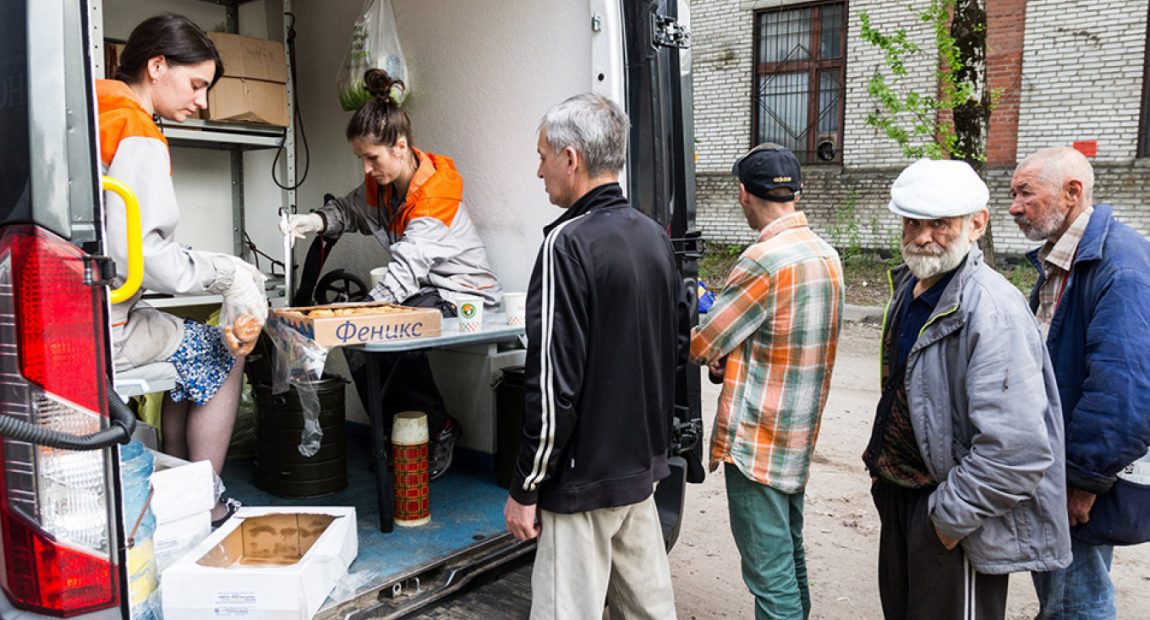 RUSI prisilno mobiliziraju i beskućnike! Odveli ih u Ukrajinu ravno iz reda za hranu!