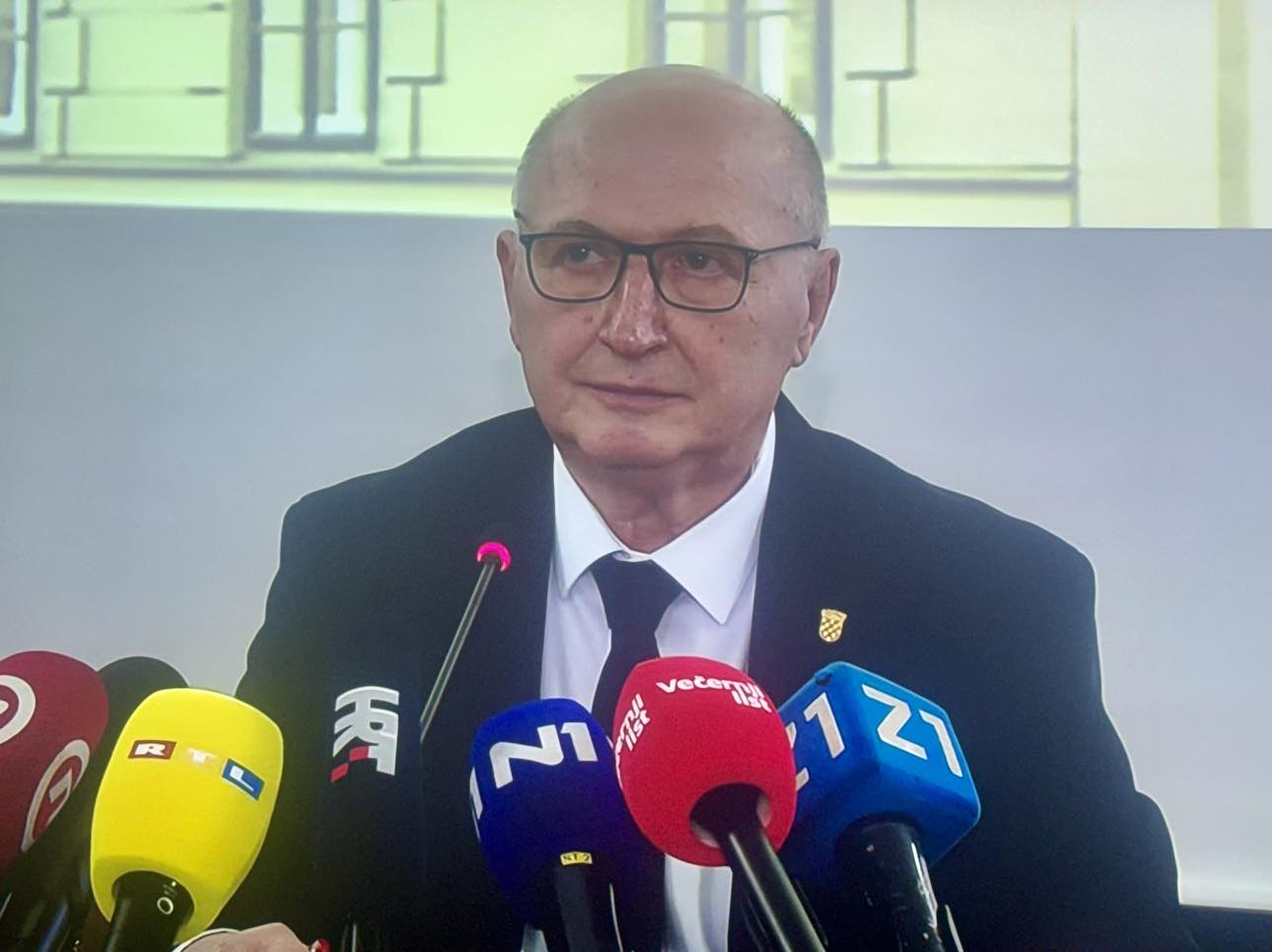 PRATITE UŽIVO Ustavni sud: Milanović ne može biti kandidat na izborima dok je predsjednik!