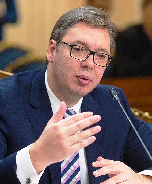 VUČIĆ U BRIGAMA: Srbija nema svoju naftu, prijeti zabrana uvoza ruske, a do arapske ne mogu