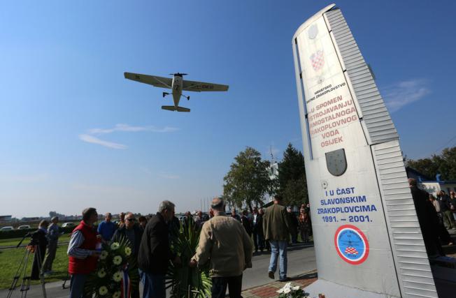 Pronađen sanduk pomoći bačen ‘91. nad Vukovarom