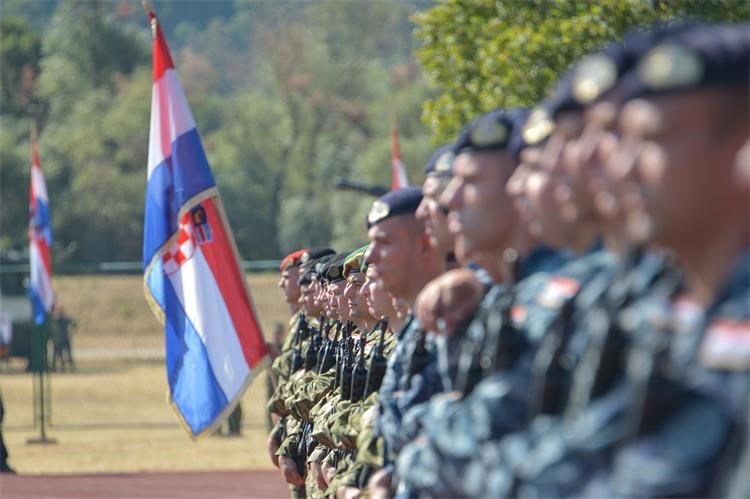 Mladen Pavković: Neka se barem ove godine postroje svi hrvatski branitelji