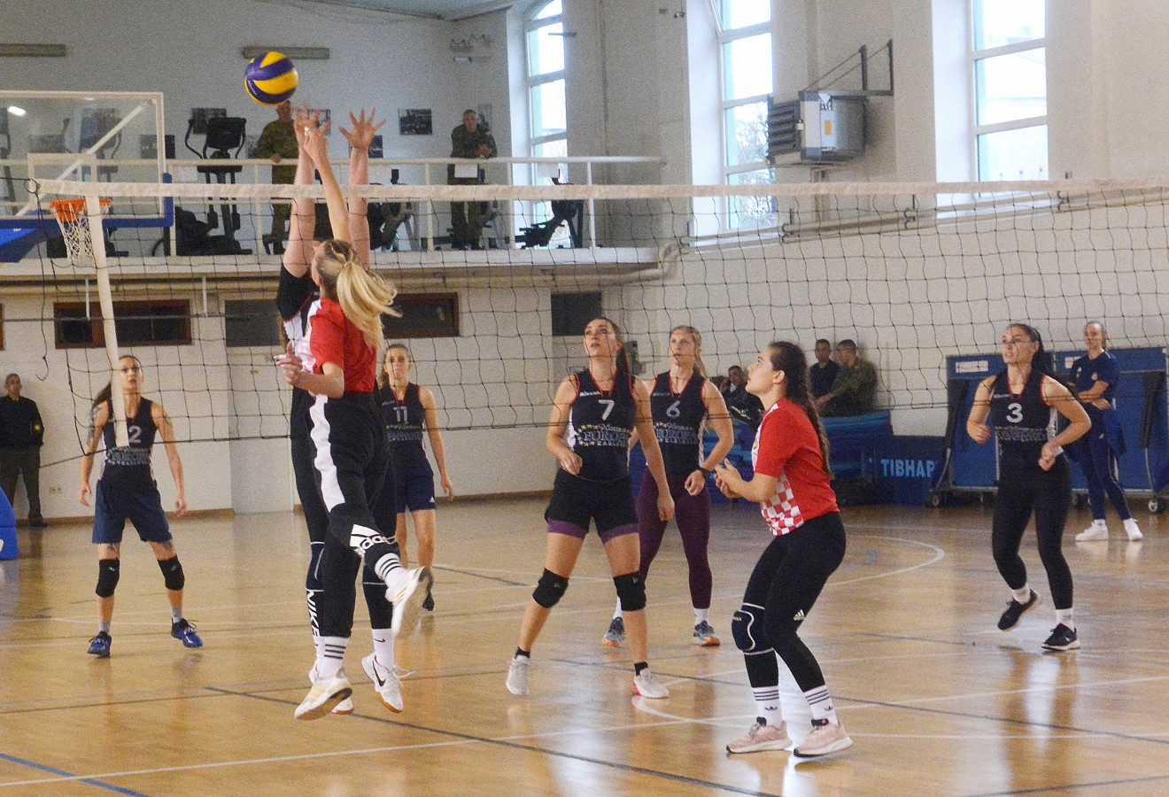 NAŠE VOJNIKINJE BRILJIRALE U PRVENSTVU U ODBOJCI: Najbolja je Dijana iz Gardijske mehanizirane brigade