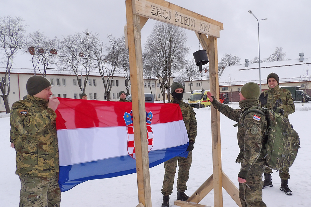 Pripadnici 12. HRVCON-a u Poljskoj na natjecanju Znoj štedi krv-Winter challenge