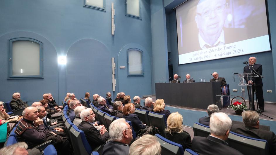Zagreb: Održali komemoraciju za Tomca, umro je u 83. godini