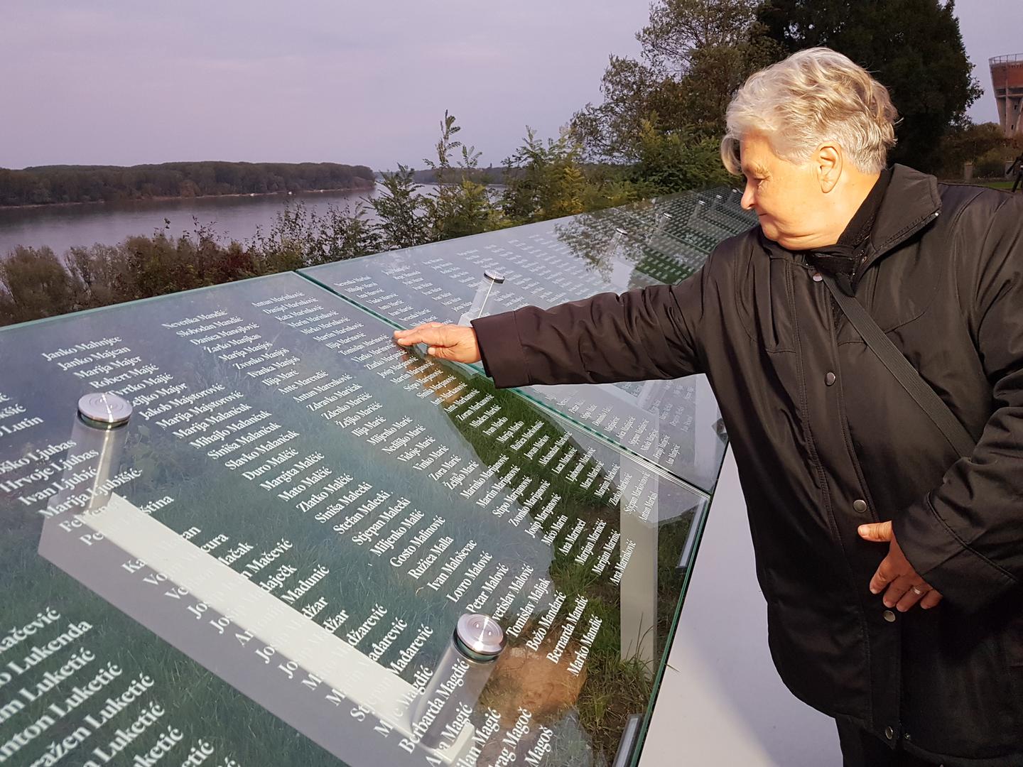 Popis 2717 ubijenih i stradalih heroja Vukovara