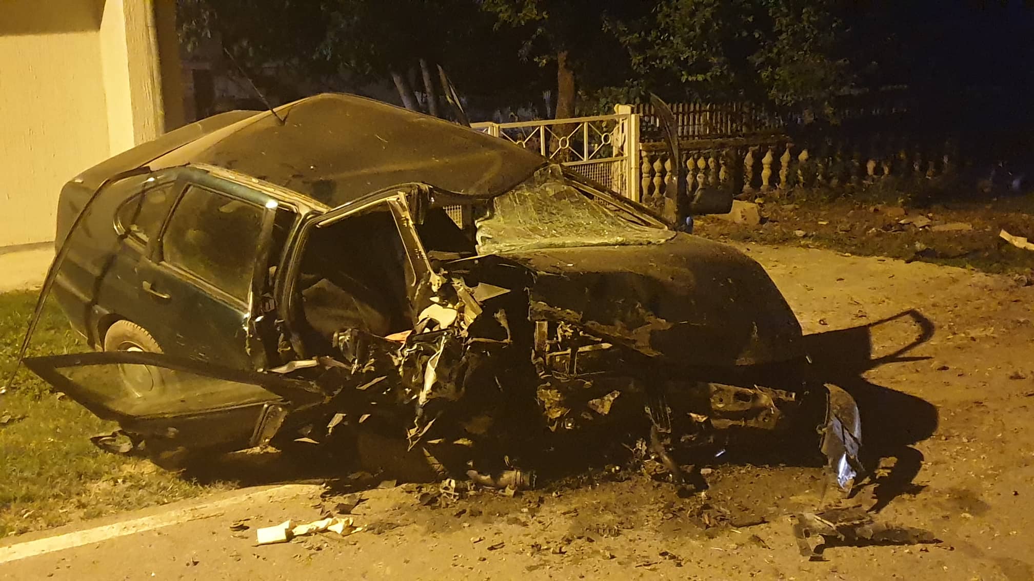 Teška prometna u Resniku – mladića odvezla hitna, auto uništen do neprepoznatljivosti: “Letio je zrakom više od 50 metara – jaukao je od bolova”