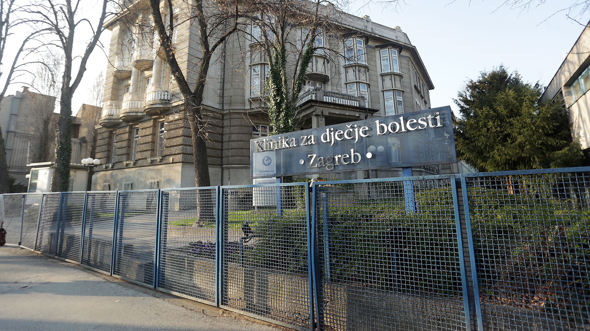 BEBA U KRITIČNOM STANJU: “Sve upućuje da je pretučena”