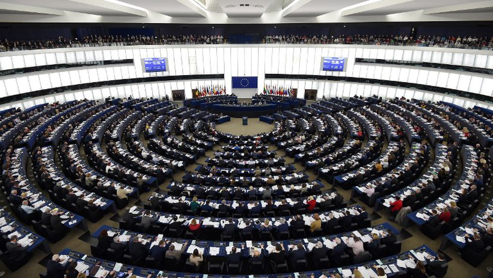 Eurozastupnici traže međunarodnu istragu o krađi izbora u Srbiji…