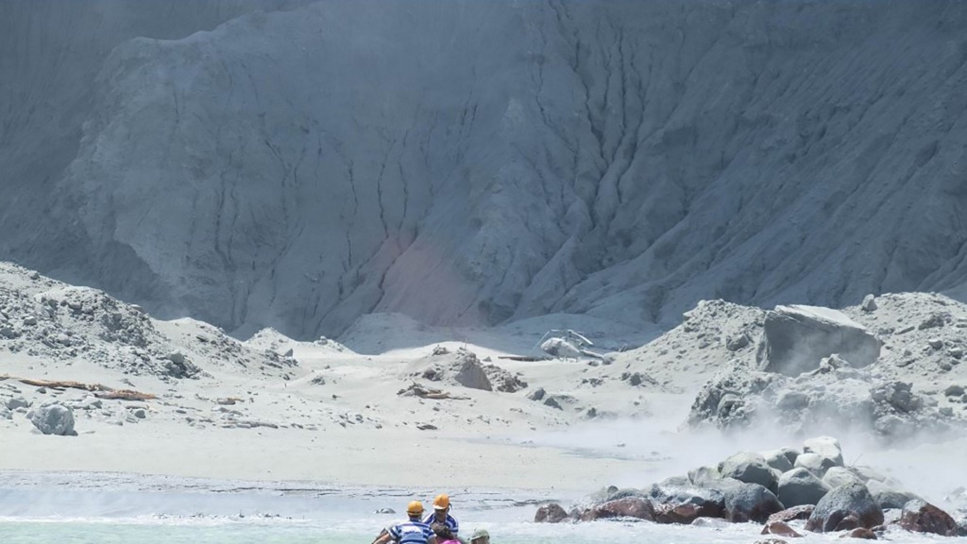 U fatalnoj erupciji poginulo najmanje pet osoba: "Bio je to rijedak prizor, no radost i uzbuđenje ubrzo su se pretvorili u užas"