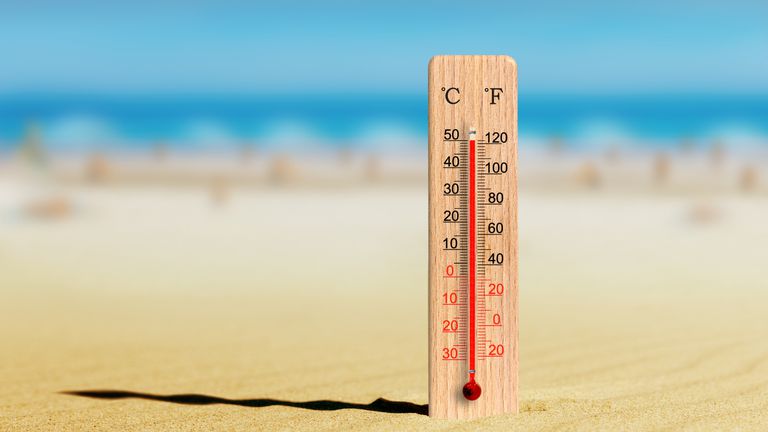 Sunčano vrijeme uz povremenu naoblaku i jako vruće