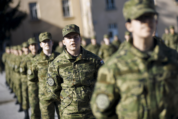 Nitko ne želi u vojsku: Povećane naknade, ali upola je manje ročnika nego 2021. godine