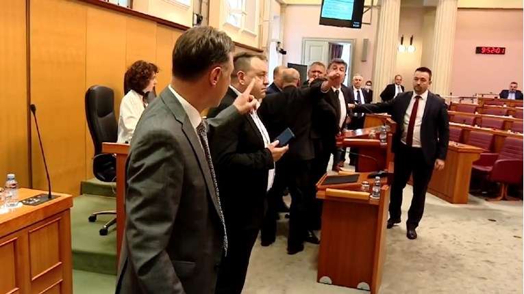 SAČIĆ ĆE SIGURNO BITI LJUT, ODBOR STAO NA STRANU JANDOROKOVIĆA! ‘Predsjednik Sabora ga je imao pravo isključiti sa sjednice’