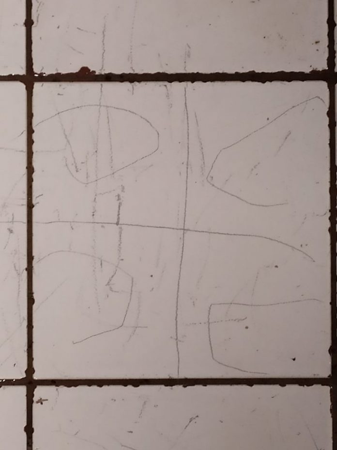 ČETNIČKI GRAFITI u svlačionici nakon gostovanja kluba iz Mirkovaca: “Treba ih izbaciti iz lige”