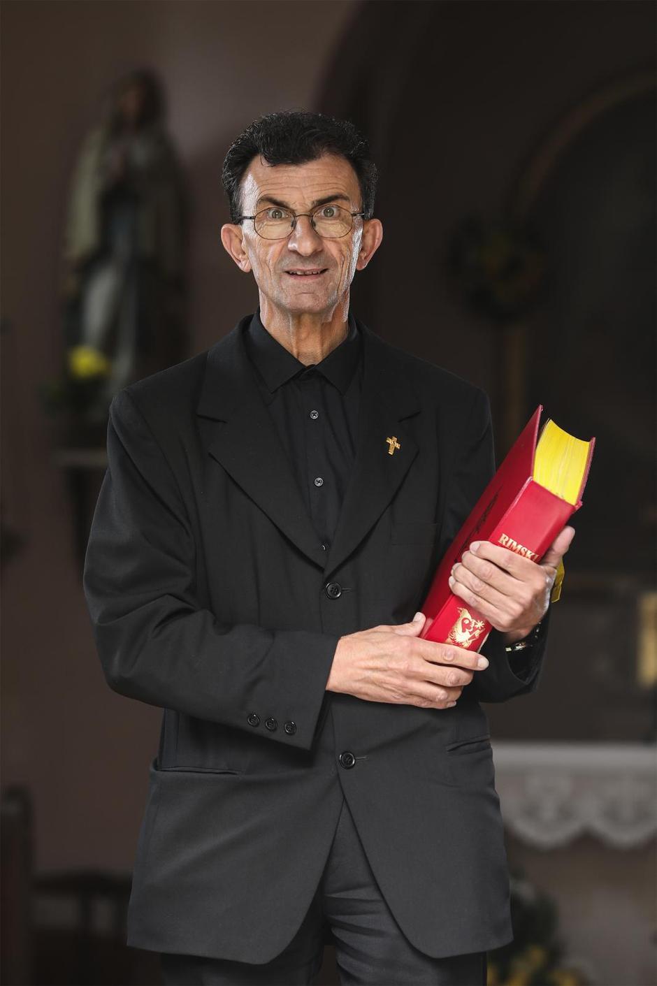 Don Anđelko Kaćunko - Genocidna (est)etika i (kozm)etički kanibalizam