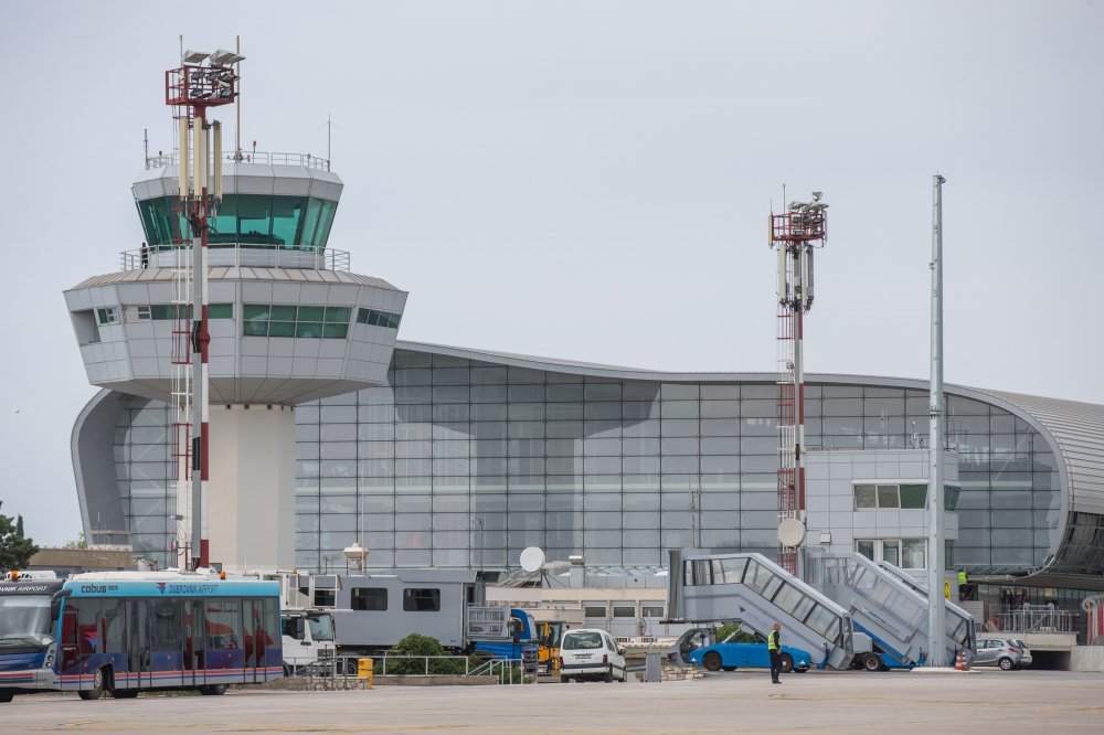 Avion prinudno sletio u Dubrovnik, putnik imao srčani udar i umro