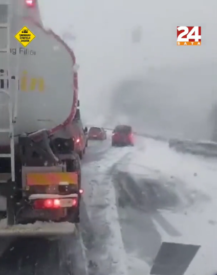 Snijeg izazvao kaos na A1 kod Bosiljeva: Kamion proklizao, HAK upozorava na oprez