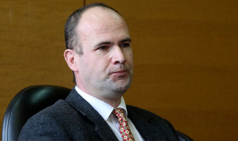 TKO JE USTAVNI SUDAC KOJI JE 'PODIGAO PRAŠINU' U DOBA KORONE?