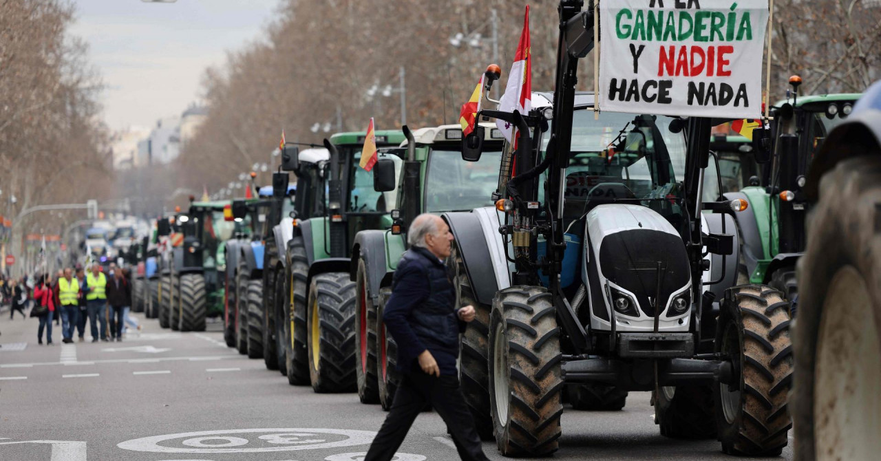 VIŠETJEDNI PROSVJEDI Buna poljoprivrednika ne jenjava, 500 traktora u središtu Madrida