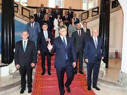 VATRA GORI POD PETAMA  U pripremi minimalno tri istrage! Steže se obruč oko premijera: Banski dvori na iglama