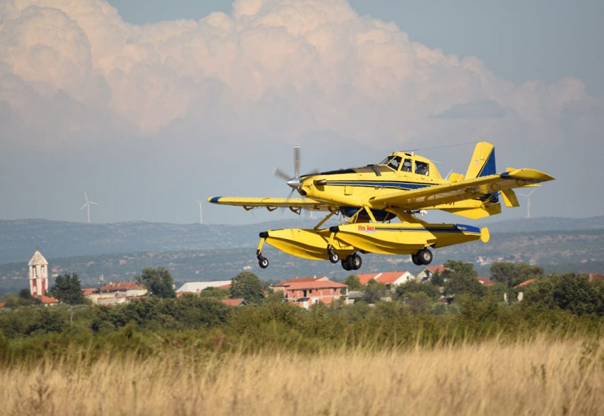 Na požarište kod Knina upućene dodatne zračne snage
