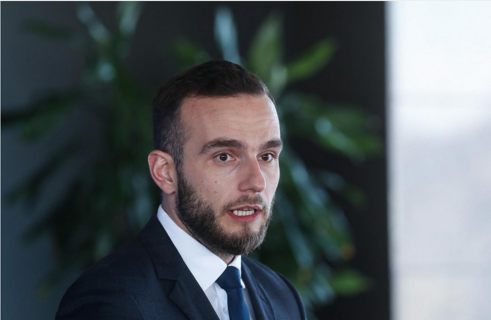 TRESE SE VLADAJUĆA KOALICIJA! Plenkoviću dali vremena da odluči što će učiniti s Aladrovićem, Čačić poručuje da čeka podizanje optužnice