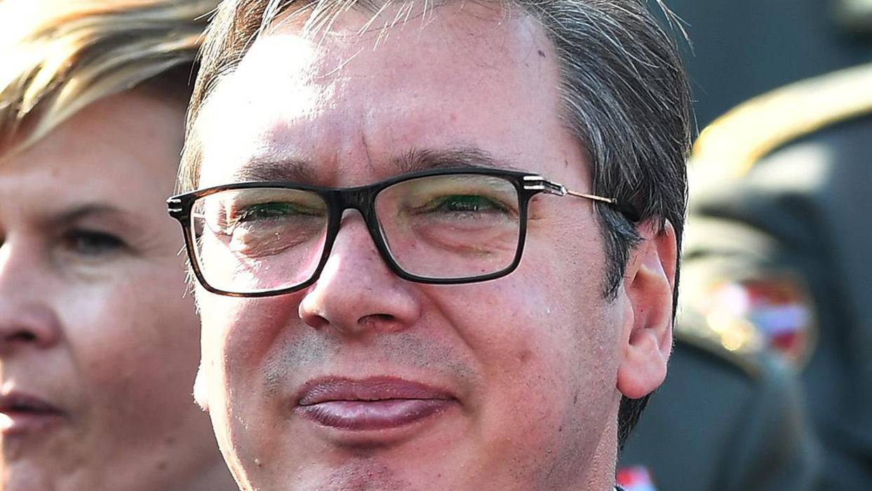 Novi Vučićev morbidni show: Prozvao Milanovića i Hrvatsku pa prikazao snimke ubojstava